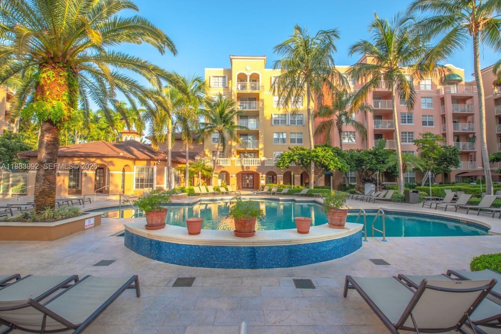 THE YACHT CLUB AT AVENTURA - Residential