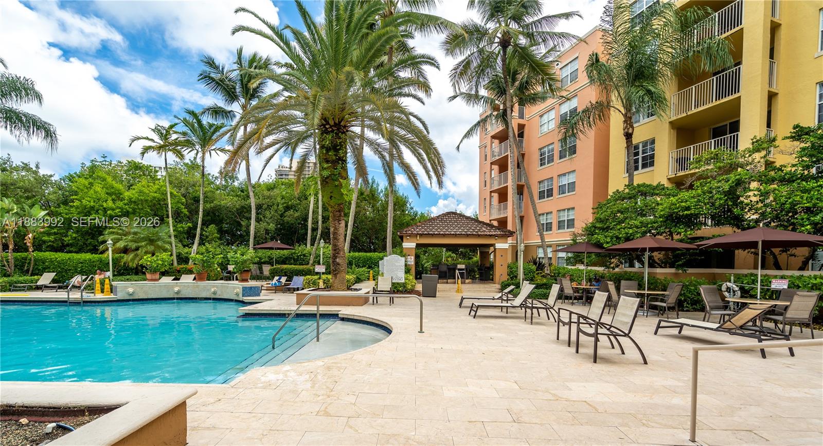 THE YACHT CLUB AT AVENTURA - Residential