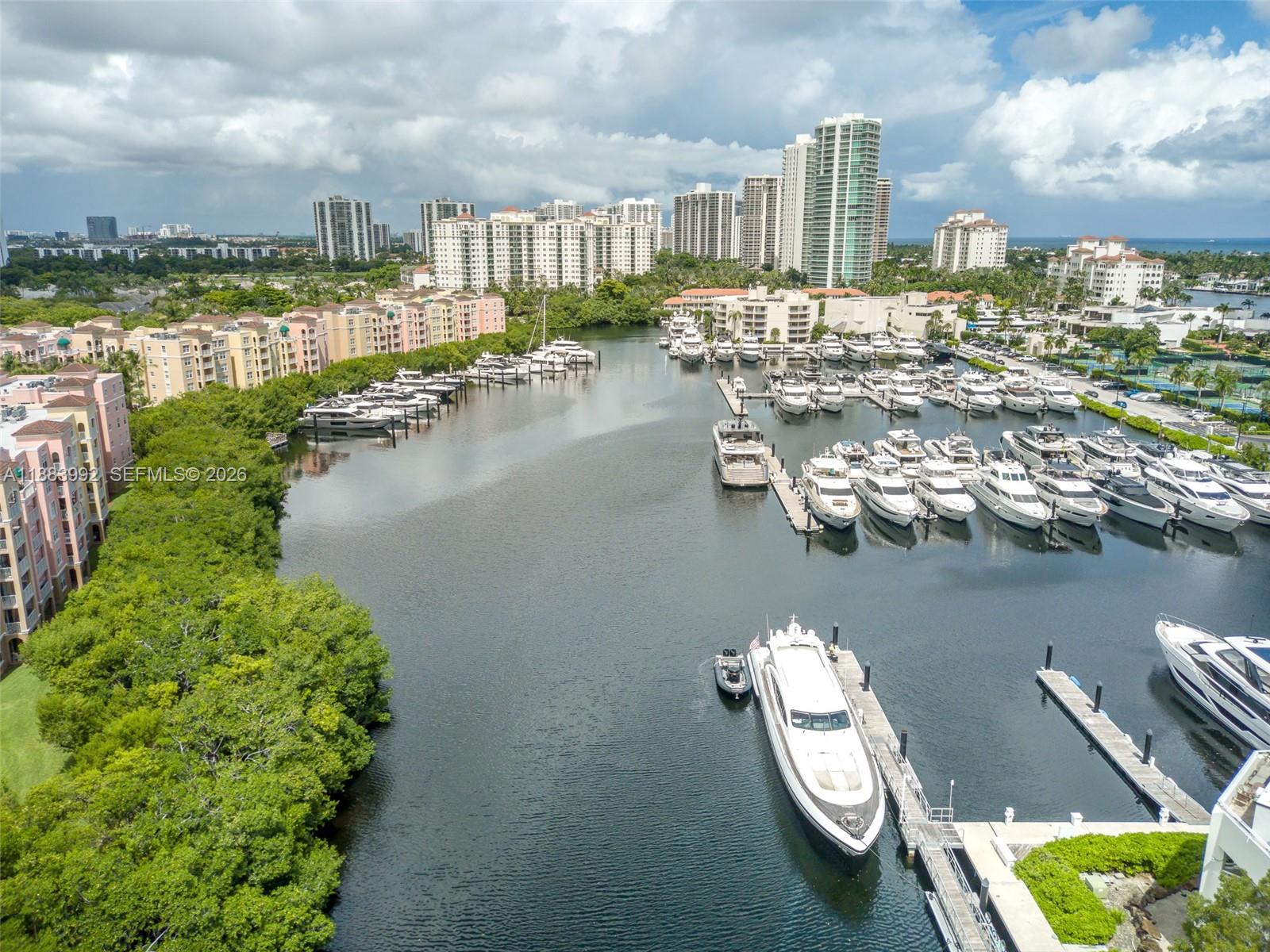 THE YACHT CLUB AT AVENTURA - Residential