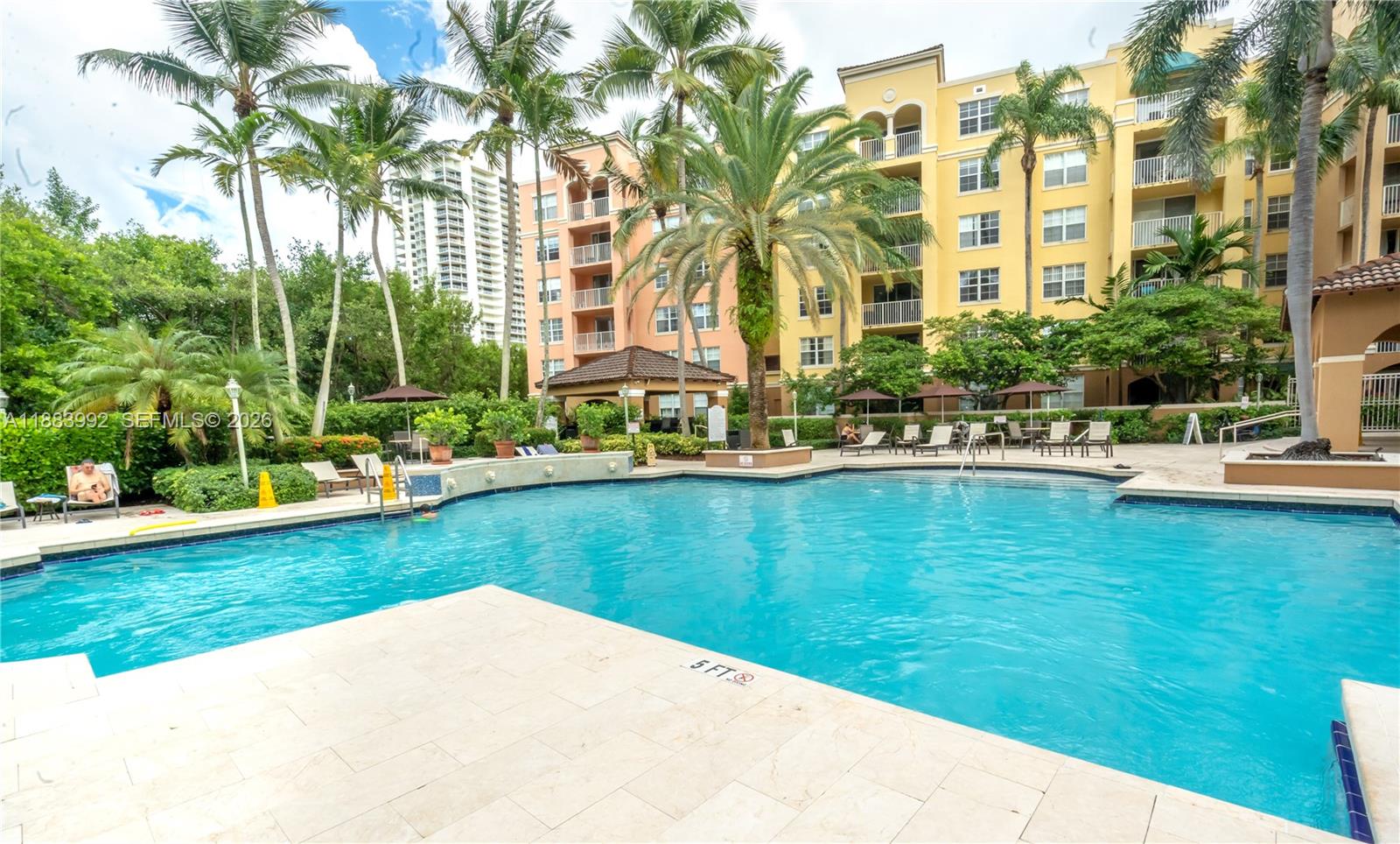 THE YACHT CLUB AT AVENTURA - Residential