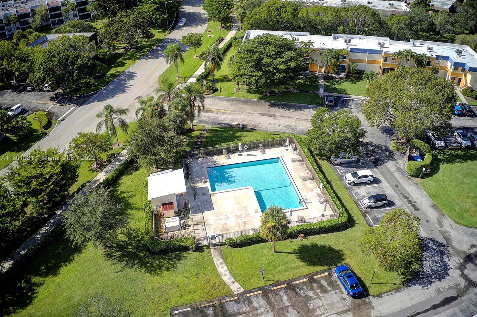 RACQUET CLUB VILLAGE APAR - Residential