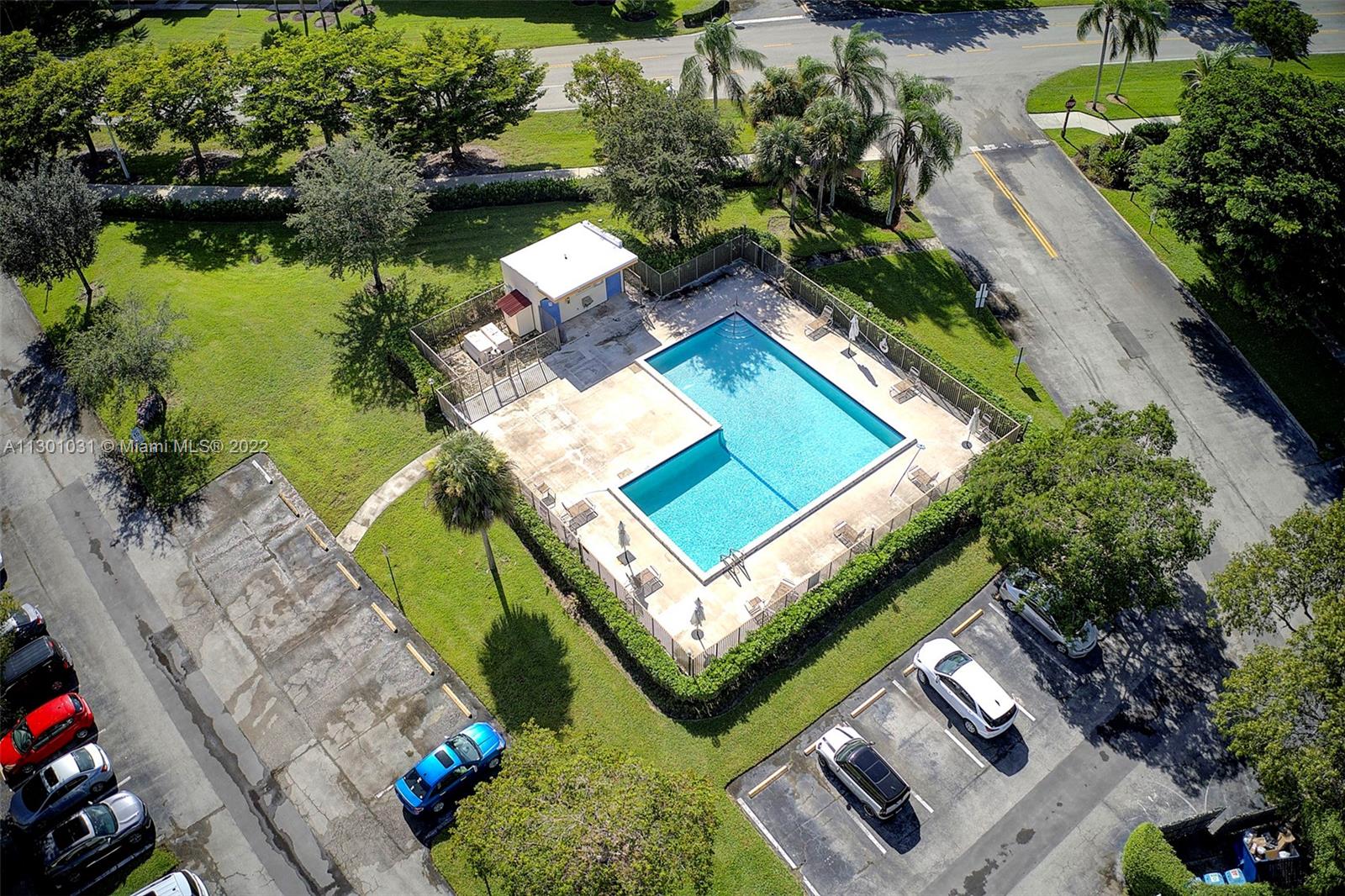 RACQUET CLUB VILLAGE APAR - Residential
