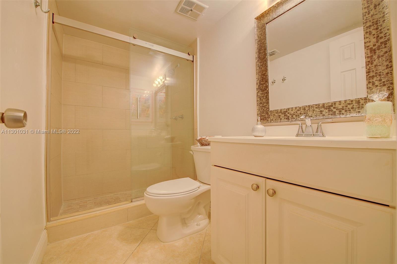 RACQUET CLUB VILLAGE APAR - Residential