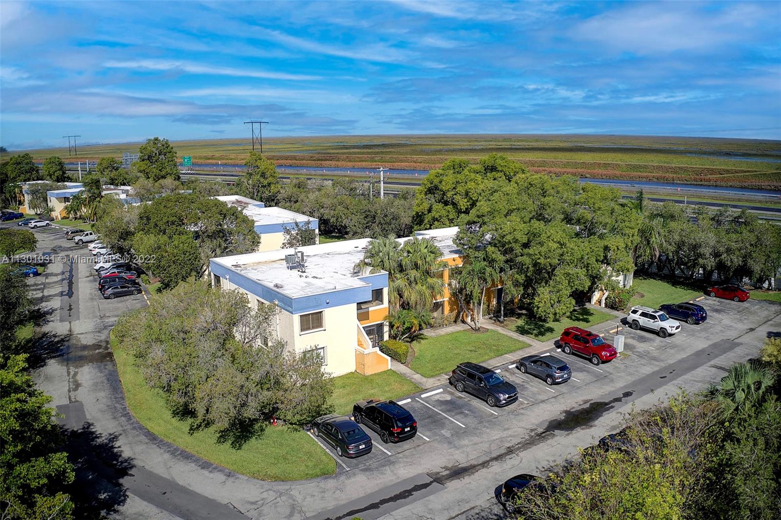 RACQUET CLUB VILLAGE APAR - Residential