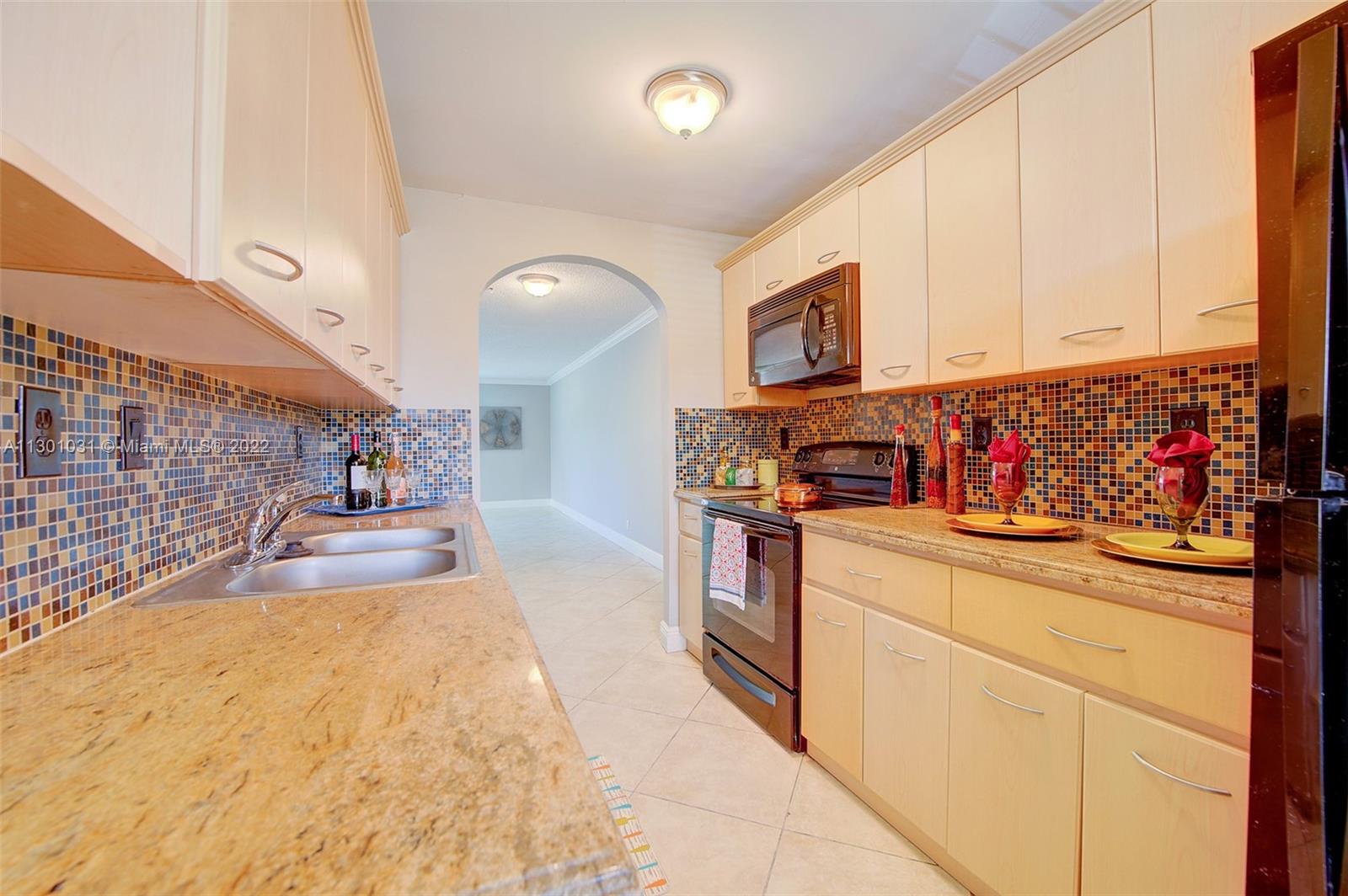 RACQUET CLUB VILLAGE APAR - Residential