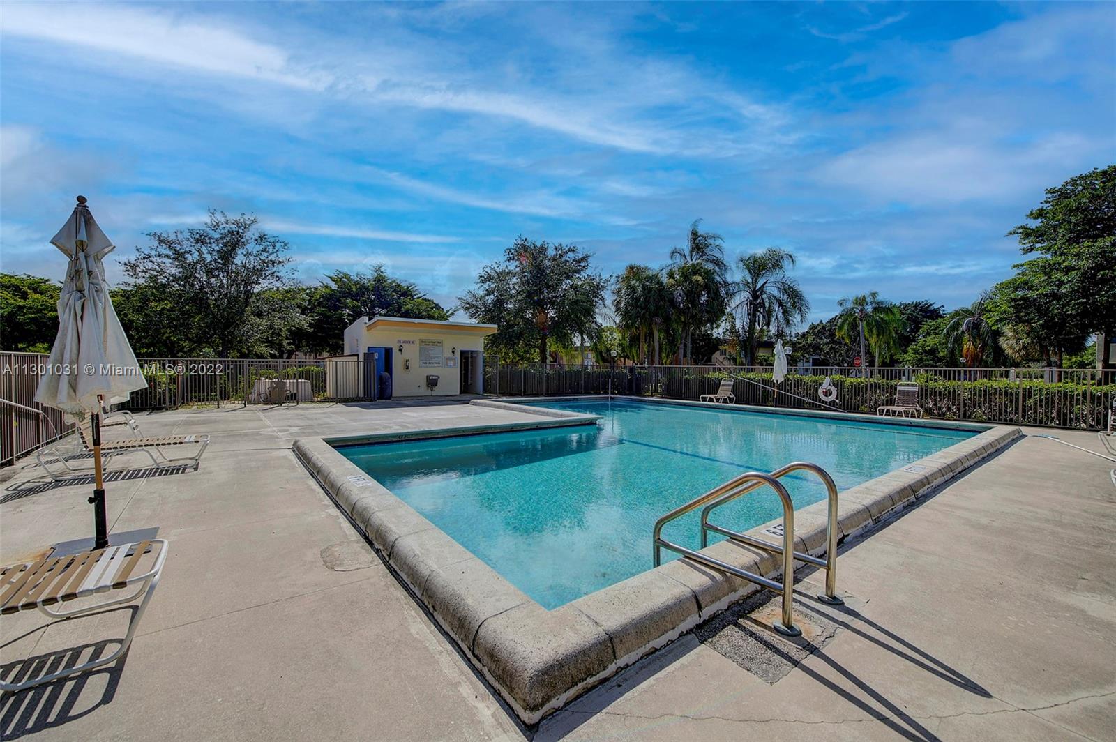 RACQUET CLUB VILLAGE APAR - Residential