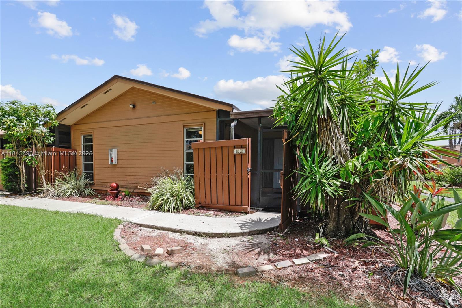 Royal Woods - Residential
