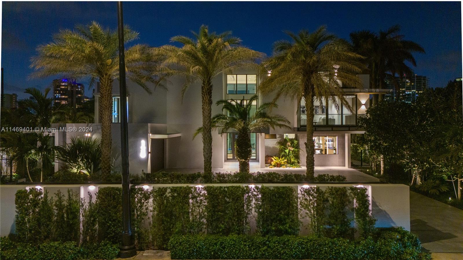 GOLDEN BEACH SEC C - Residential