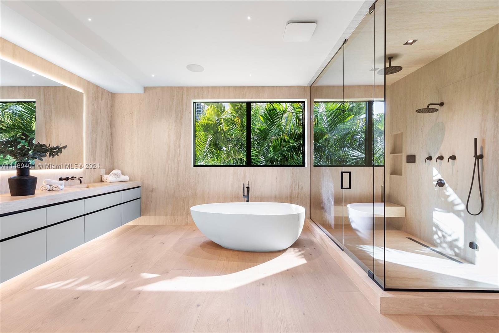 GOLDEN BEACH SEC C - Residential