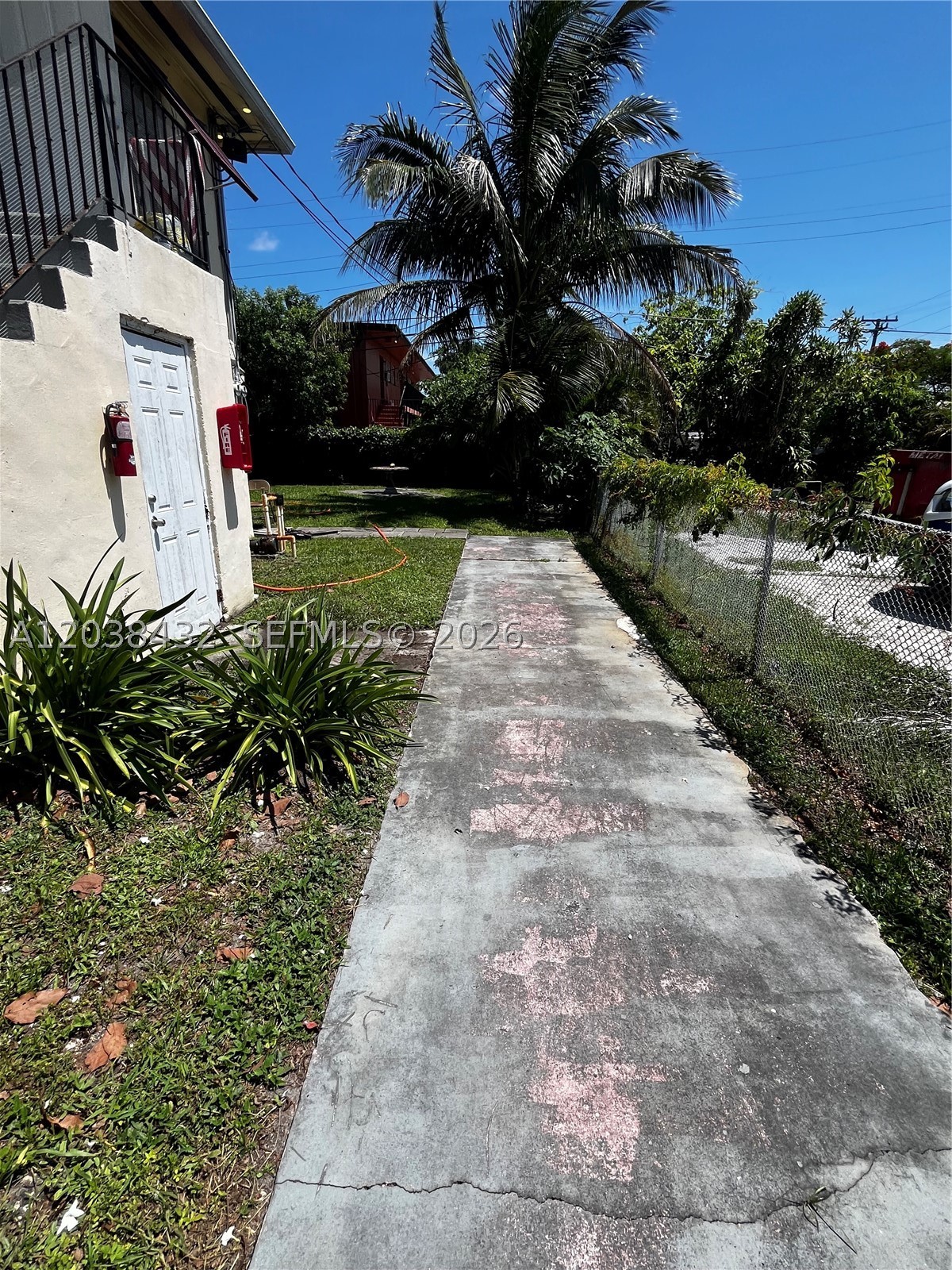 WEST HOLLYWOOD TRAILER CI - Residential Lease