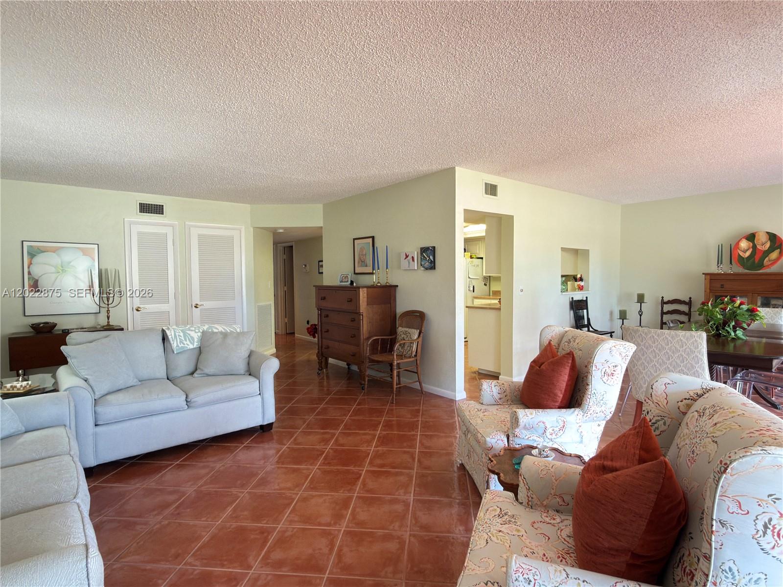 El Rio Garden - Residential