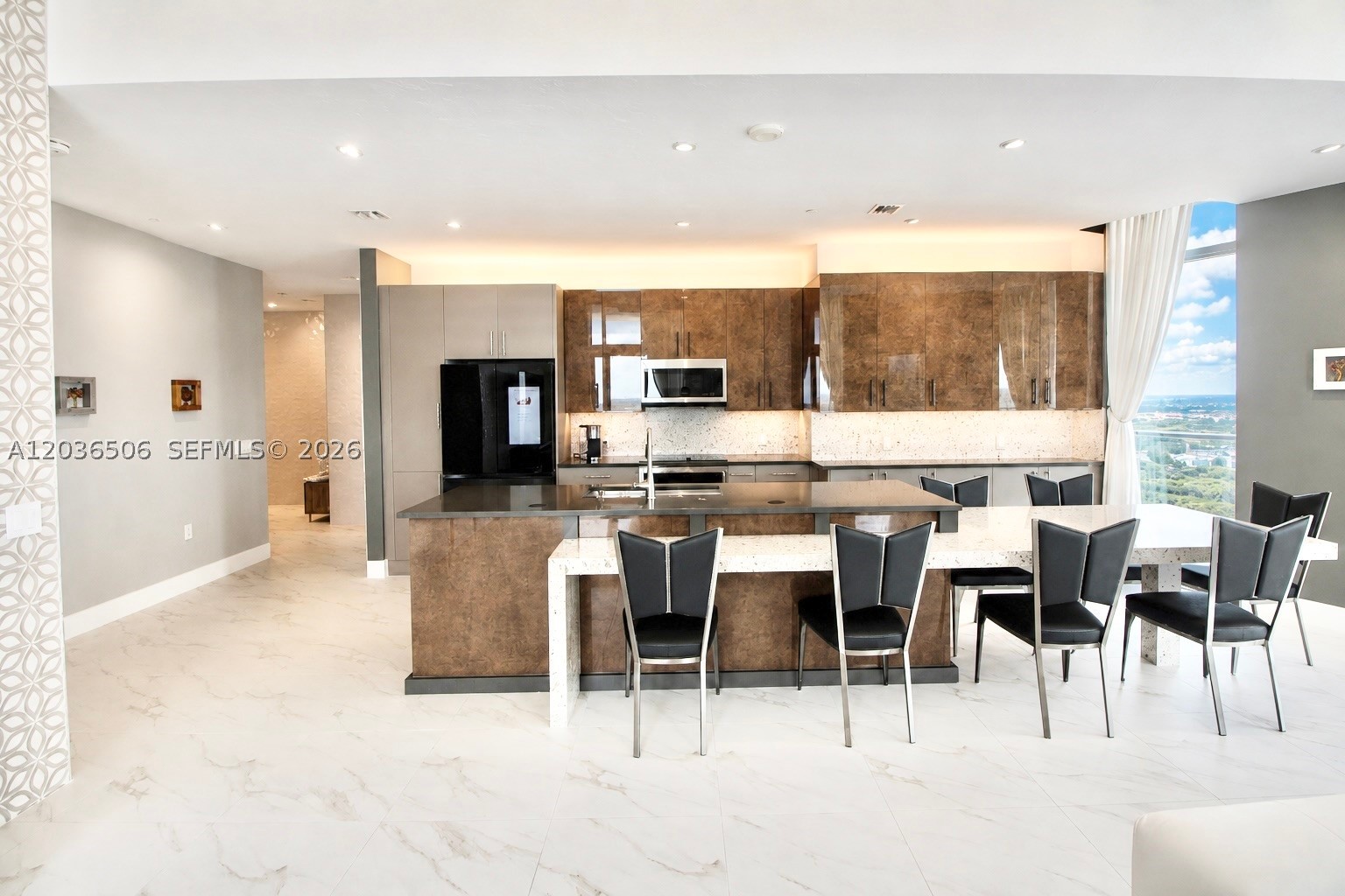 METROPICA NORTH TOWER ONE - Residential