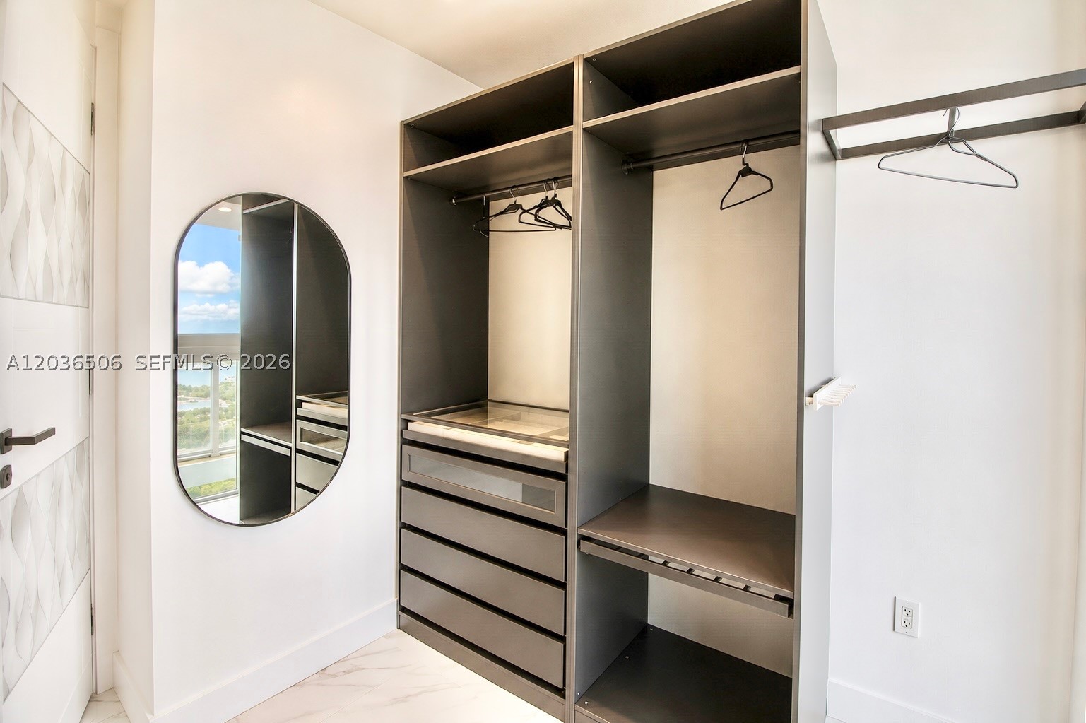 METROPICA NORTH TOWER ONE - Residential