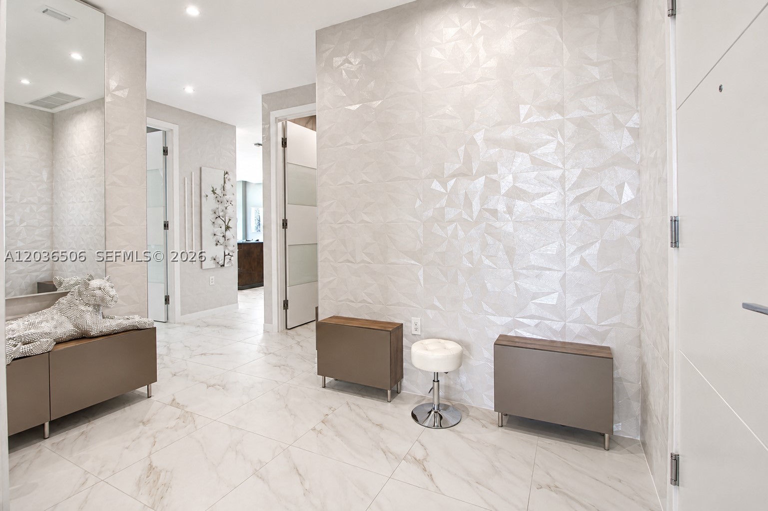 METROPICA NORTH TOWER ONE - Residential
