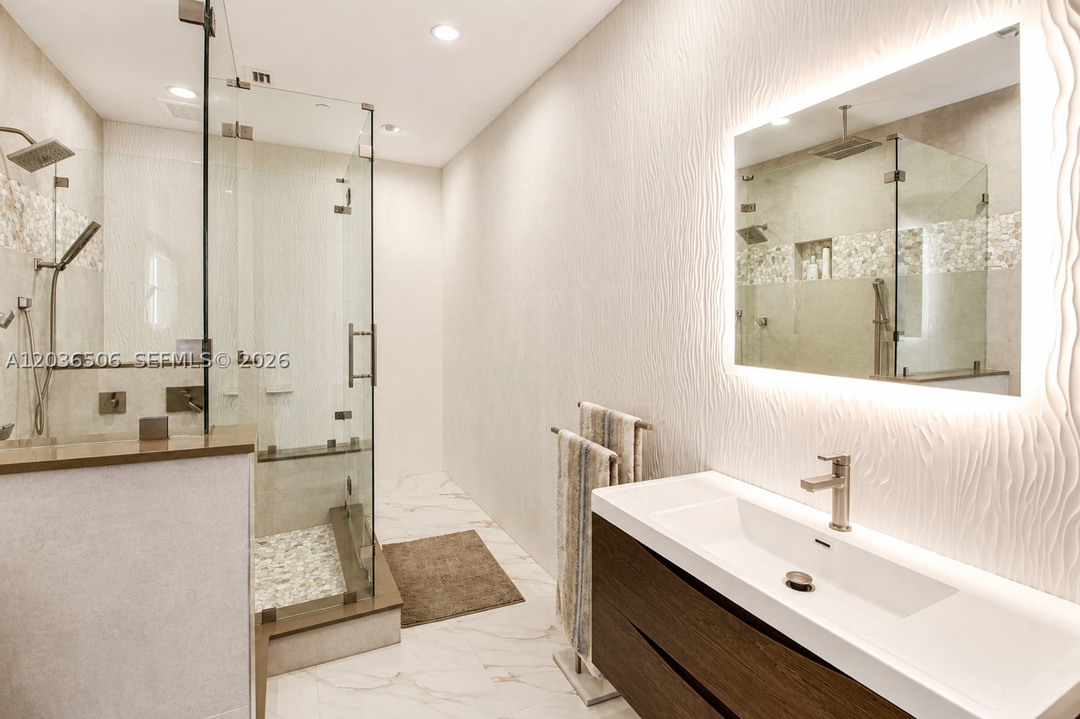 METROPICA NORTH TOWER ONE - Residential