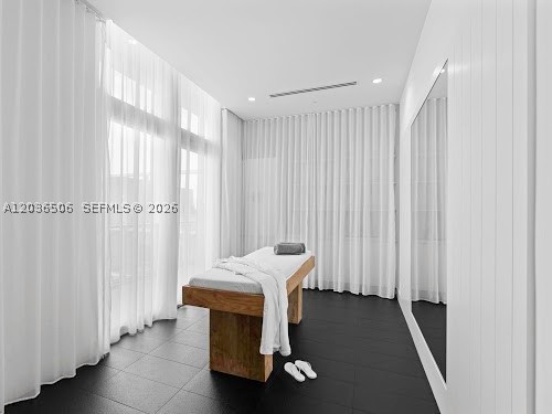 METROPICA NORTH TOWER ONE - Residential