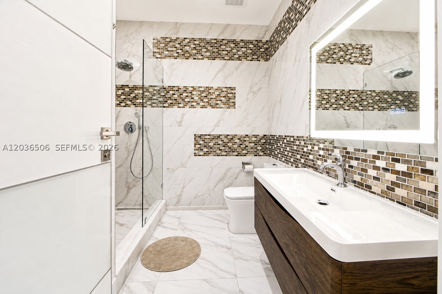 METROPICA NORTH TOWER ONE - Residential