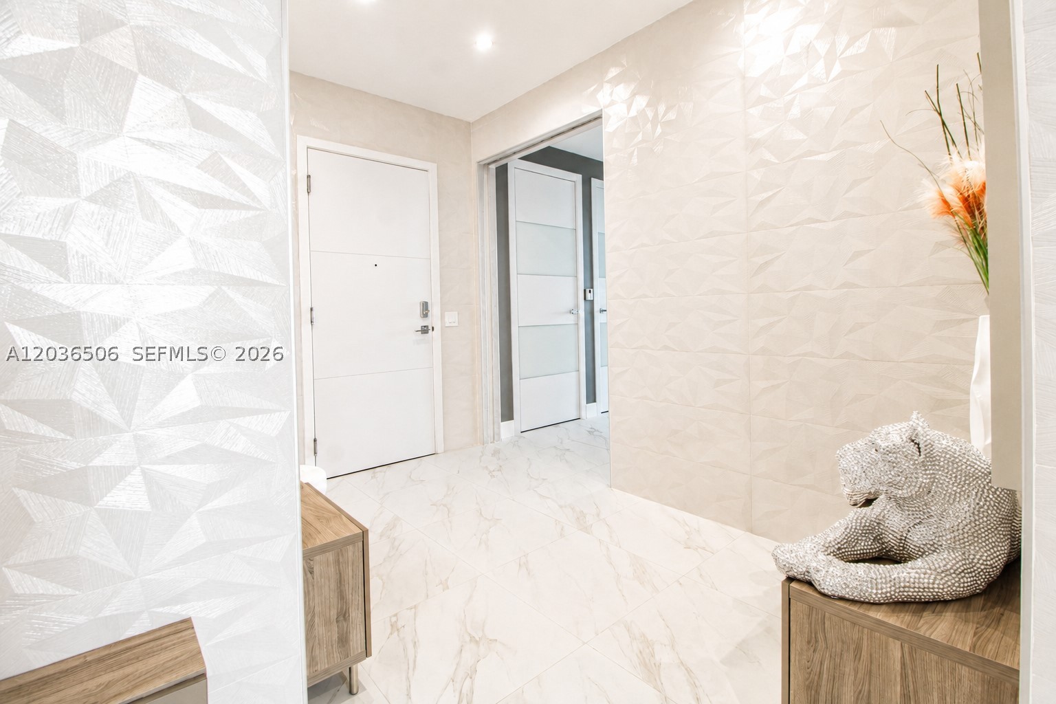 METROPICA NORTH TOWER ONE - Residential
