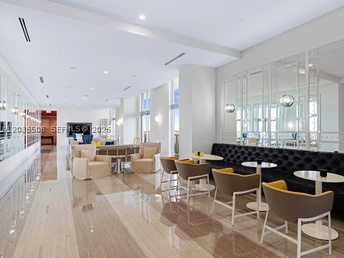 METROPICA NORTH TOWER ONE - Residential