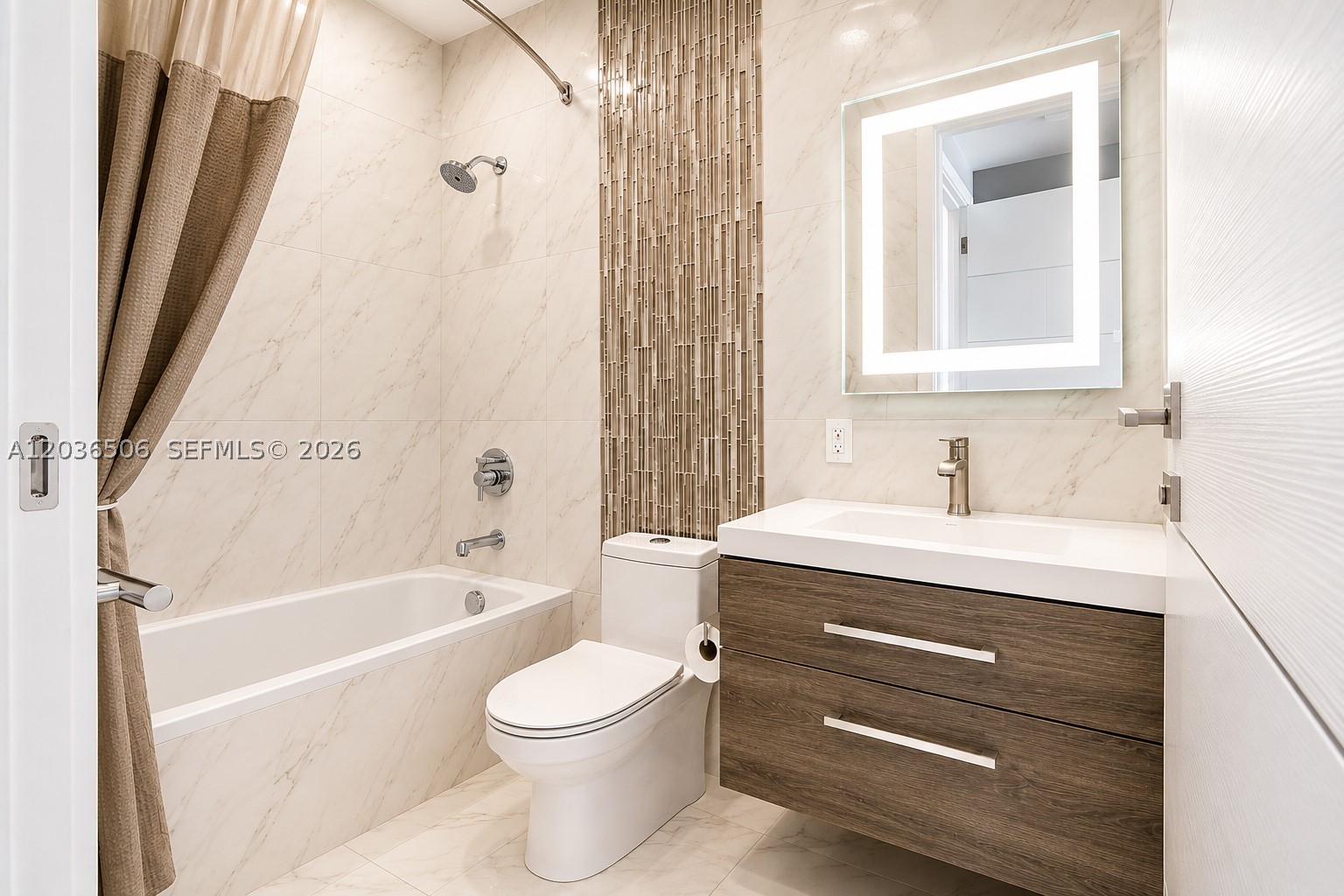 METROPICA NORTH TOWER ONE - Residential