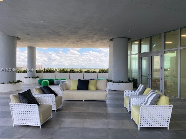 METROPICA NORTH TOWER ONE - Residential