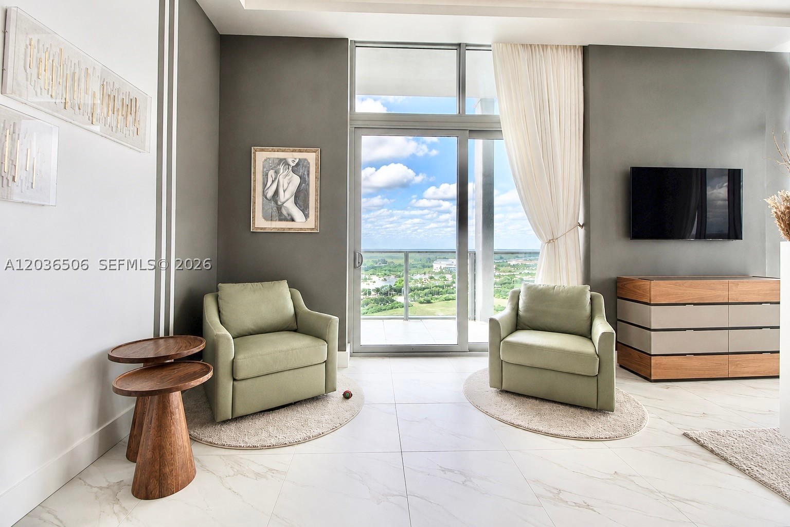 METROPICA NORTH TOWER ONE - Residential