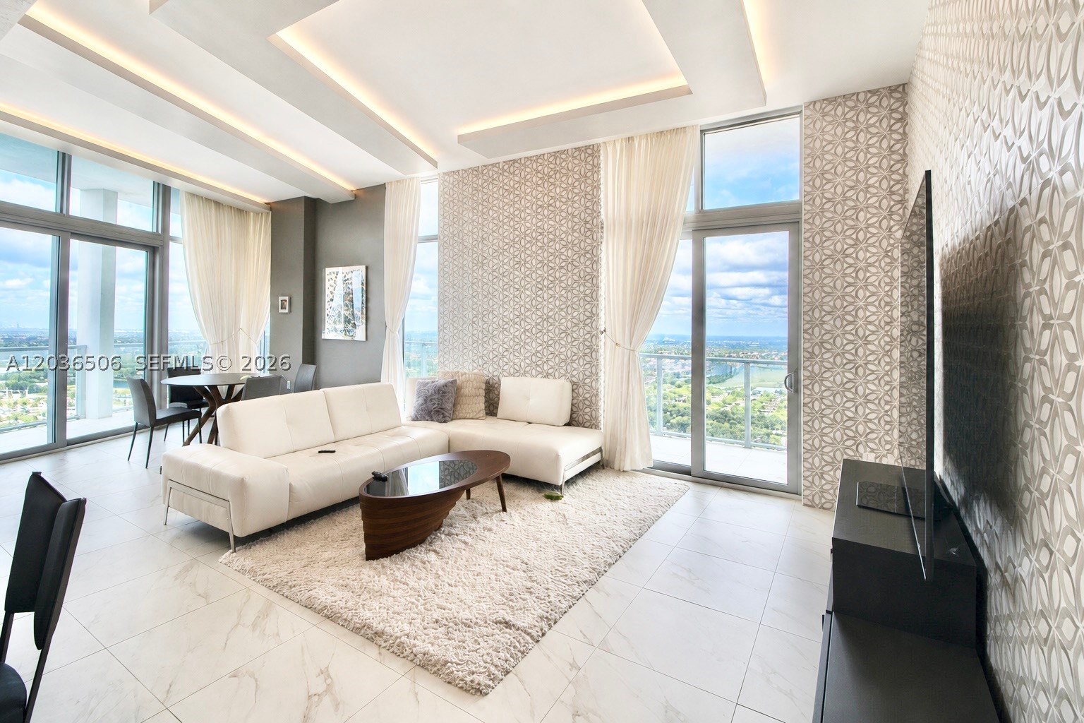 METROPICA NORTH TOWER ONE - Residential