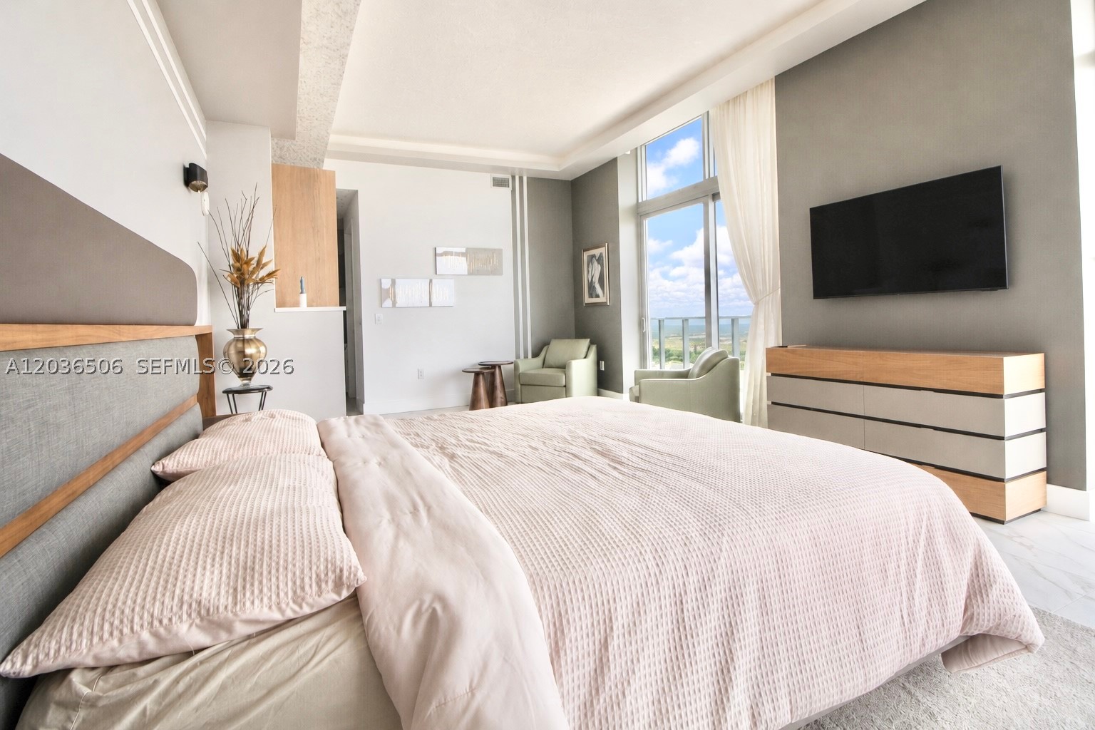 METROPICA NORTH TOWER ONE - Residential