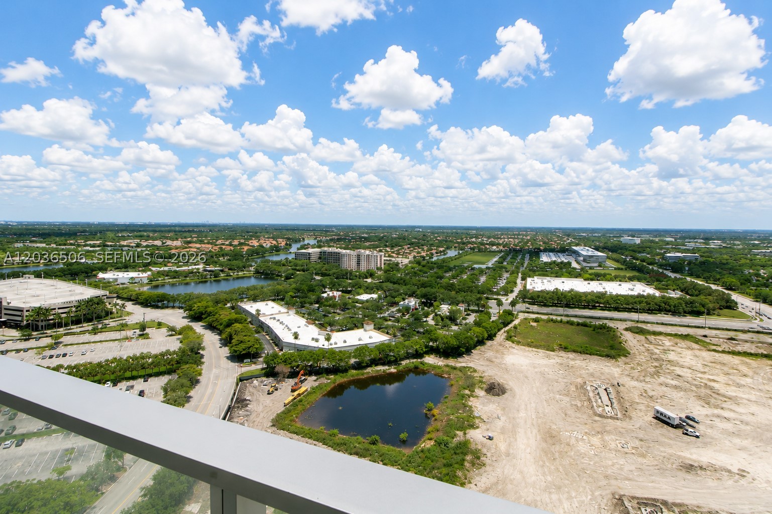 METROPICA NORTH TOWER ONE - Residential