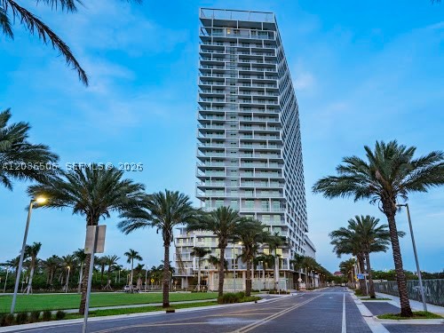 METROPICA NORTH TOWER ONE - Residential