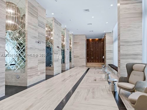 METROPICA NORTH TOWER ONE - Residential