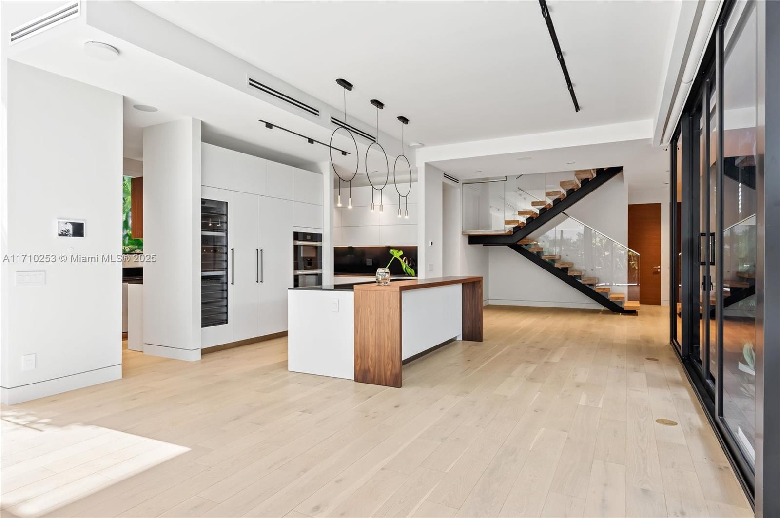 LAS OLAS BY THE SEA EXT - Residential