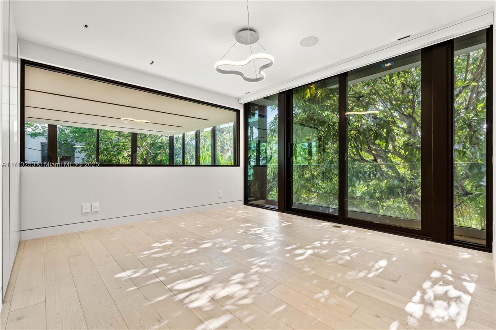 LAS OLAS BY THE SEA EXT - Residential