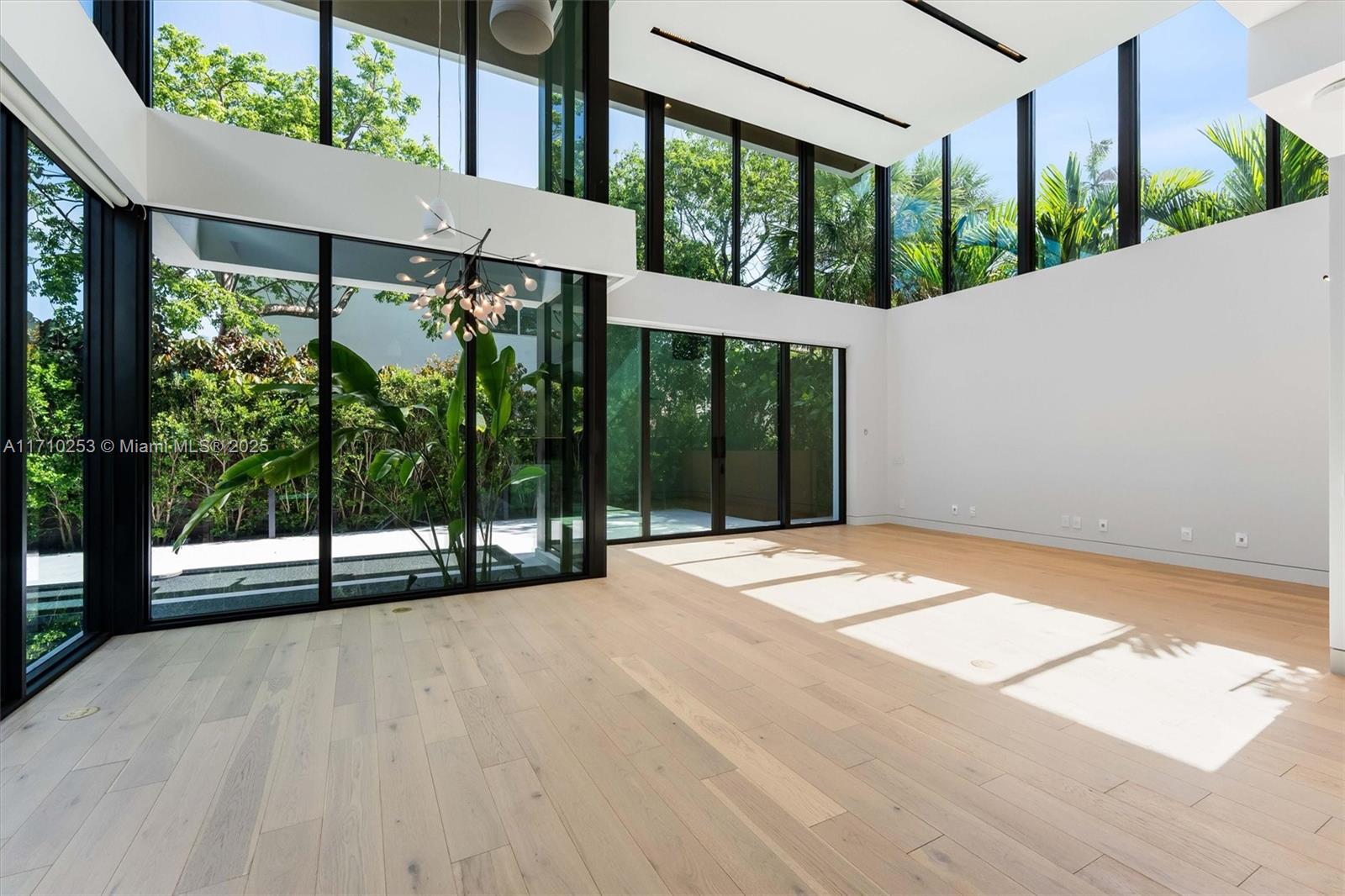 LAS OLAS BY THE SEA EXT - Residential
