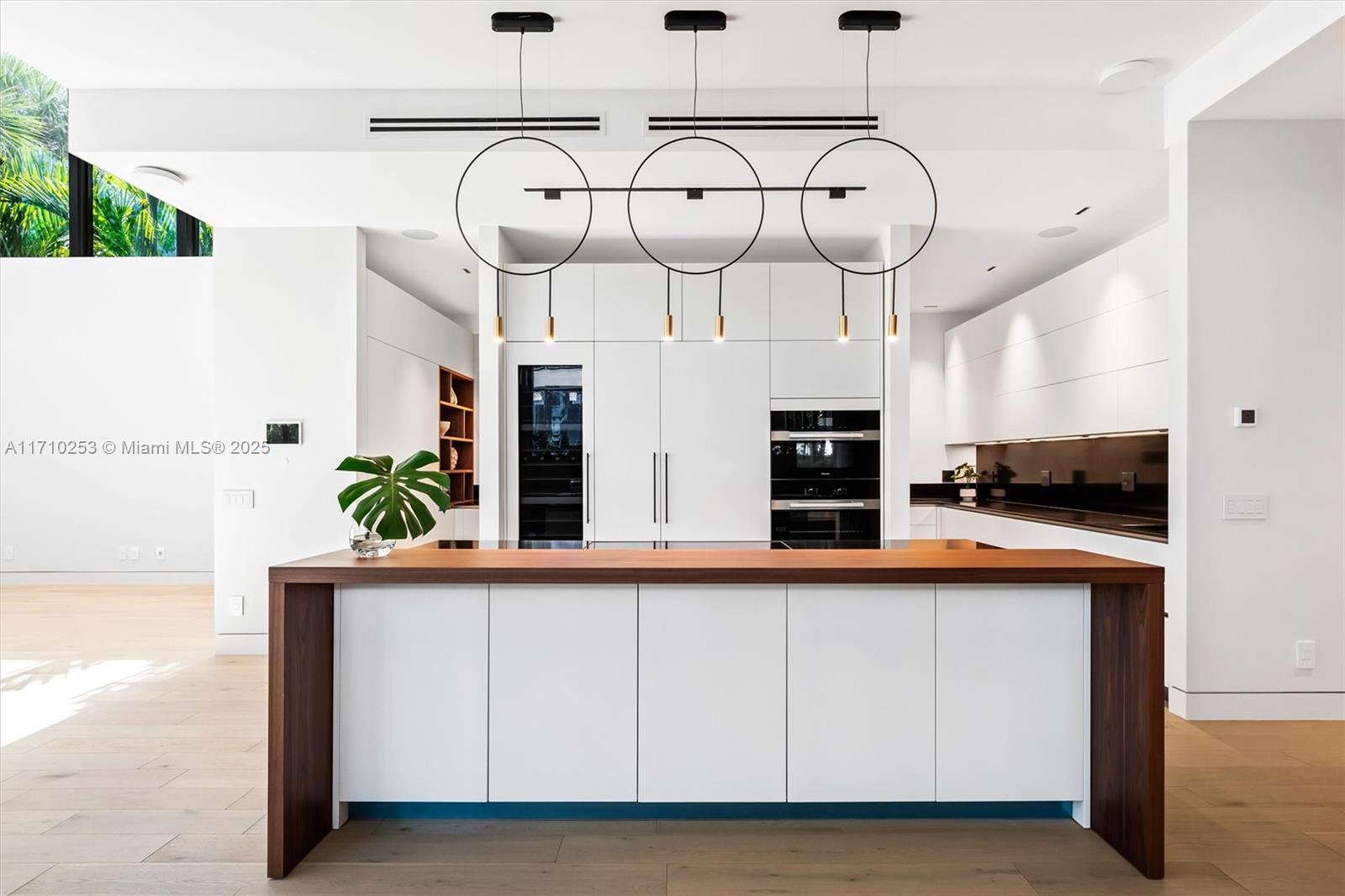 LAS OLAS BY THE SEA EXT - Residential