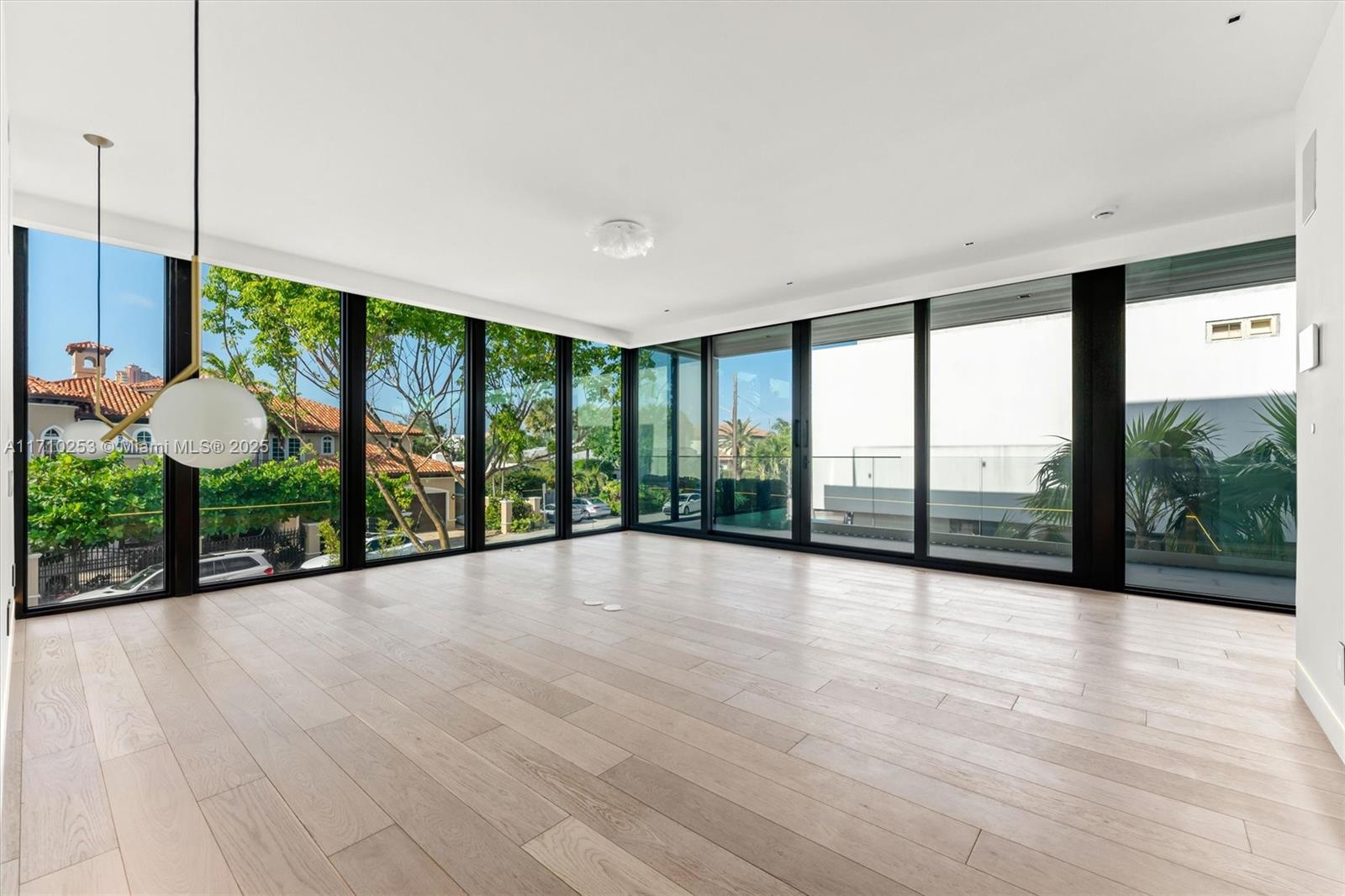 LAS OLAS BY THE SEA EXT - Residential