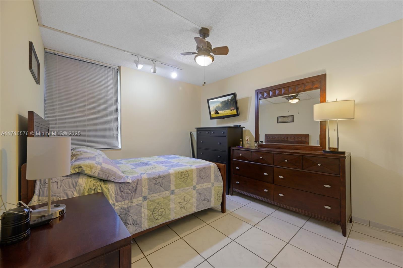 VILLA DORADA CONDO NO 2 - Residential