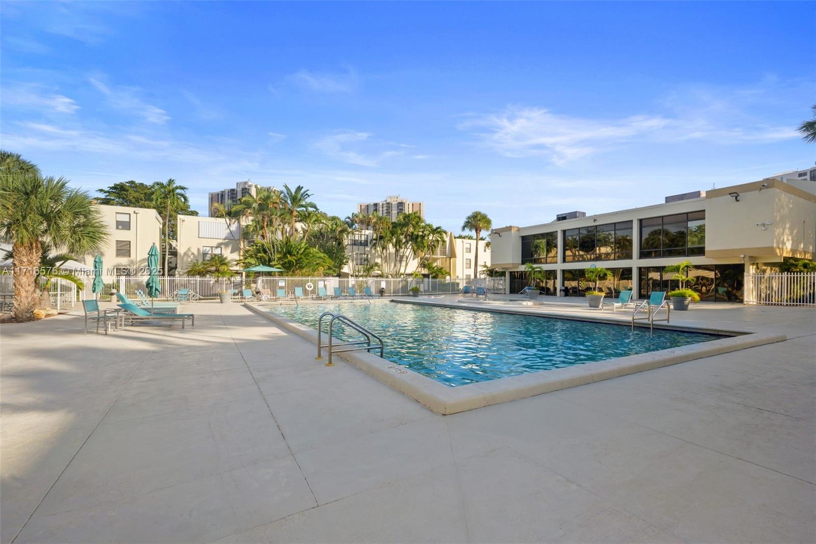 VILLA DORADA CONDO NO 2 - Residential