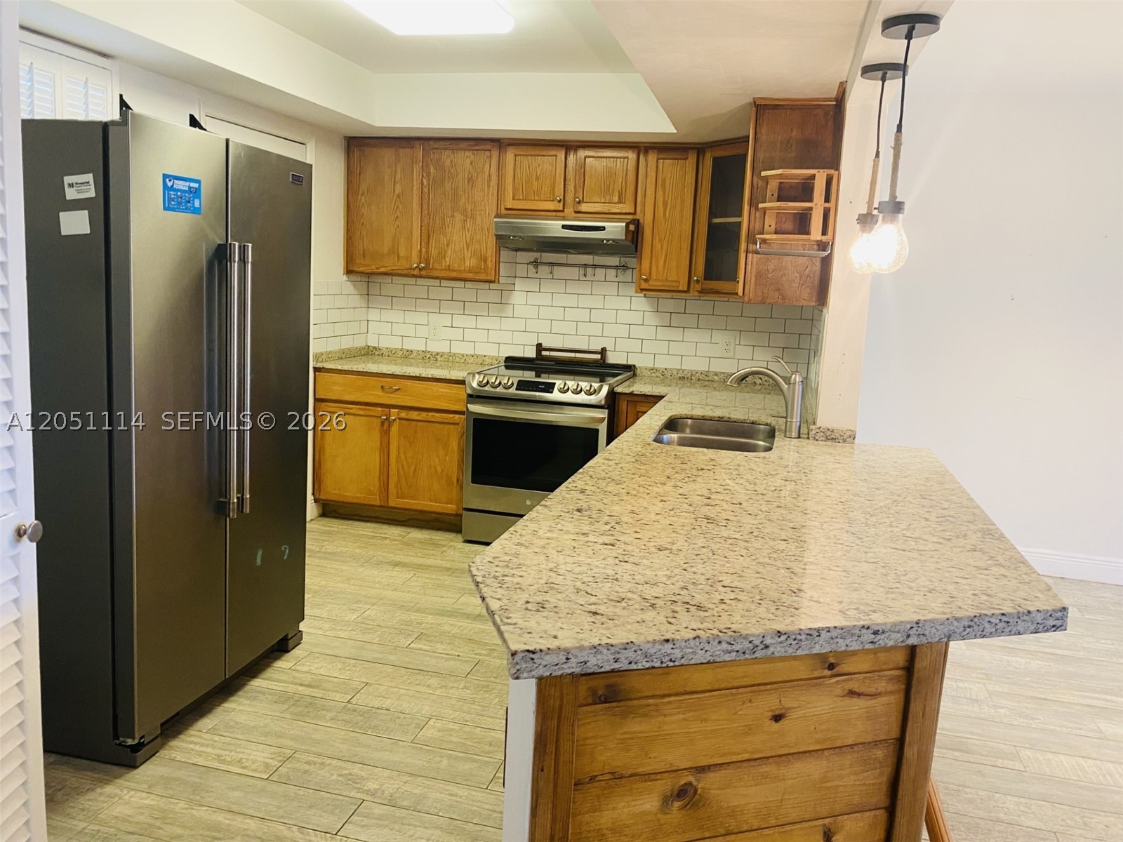 FIRST FORUM CONDO - Residential