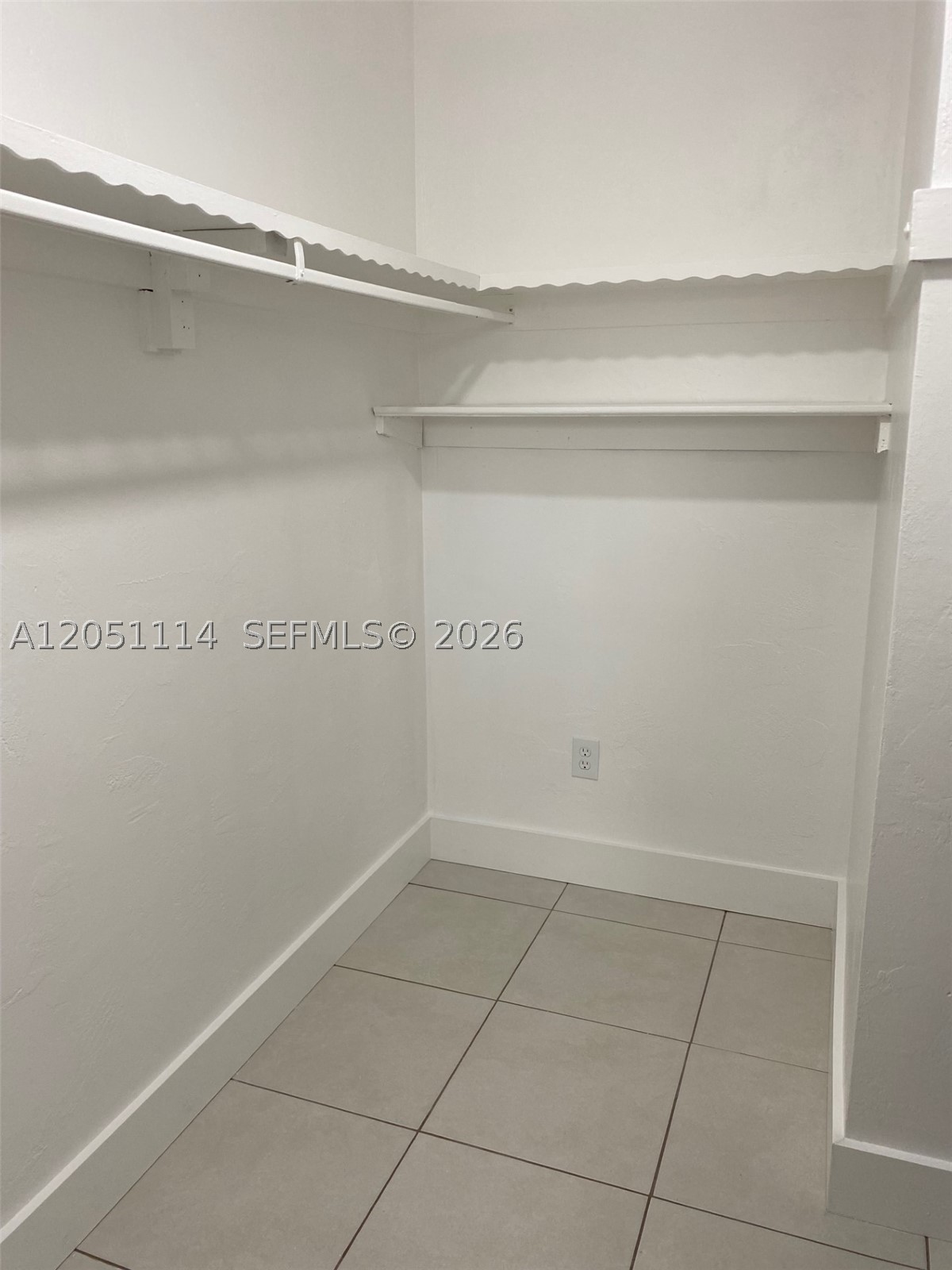 FIRST FORUM CONDO - Residential