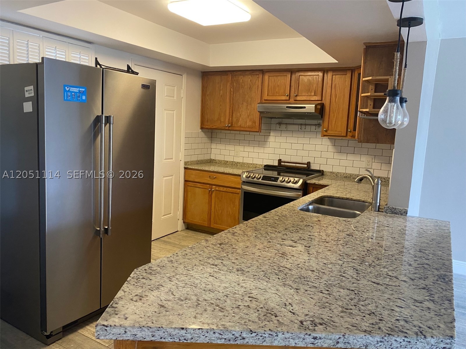 FIRST FORUM CONDO - Residential