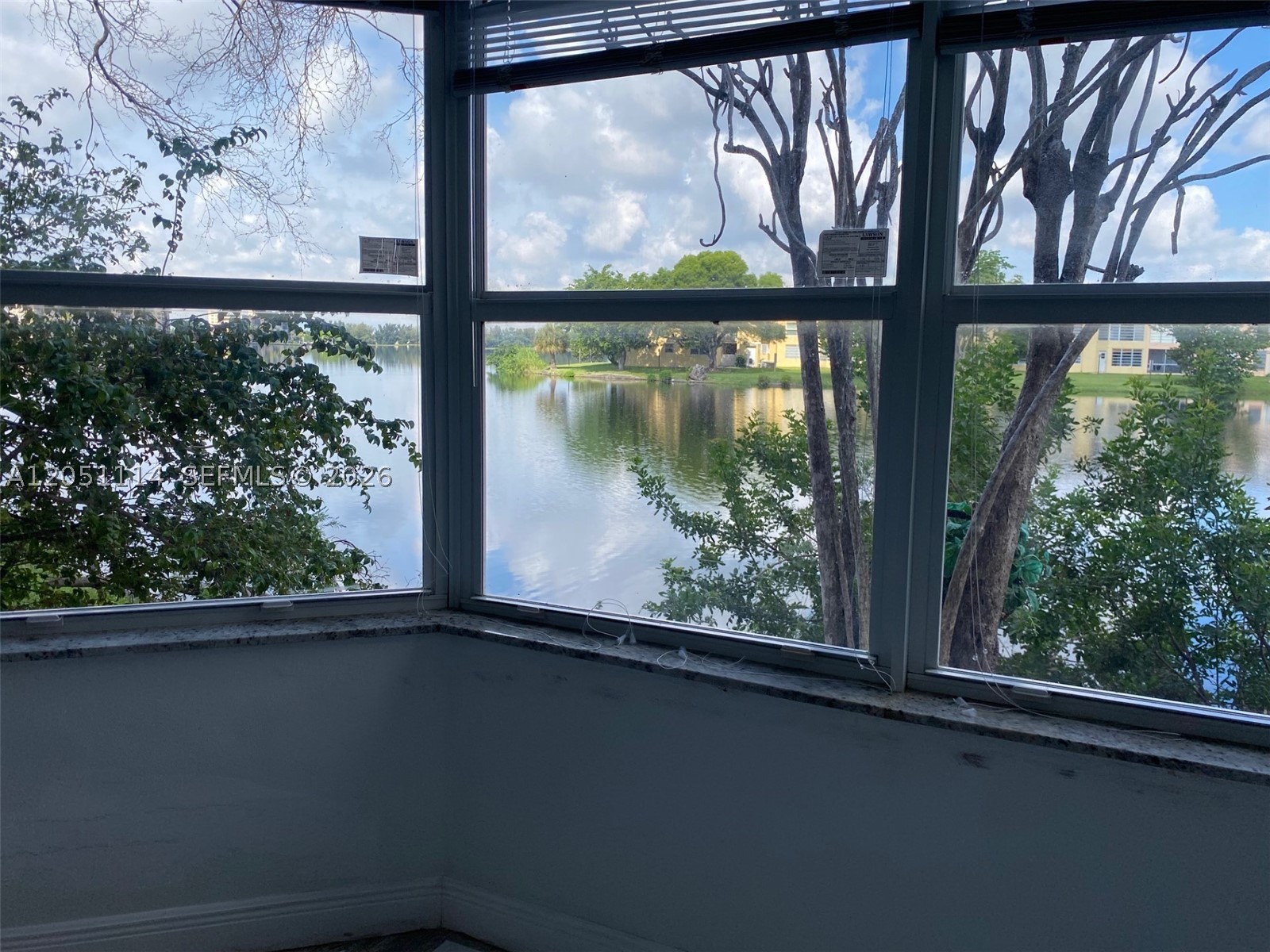 FIRST FORUM CONDO - Residential