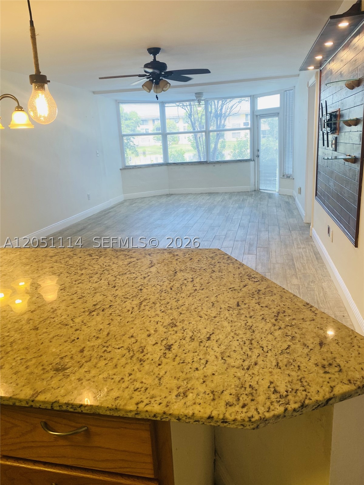 FIRST FORUM CONDO - Residential