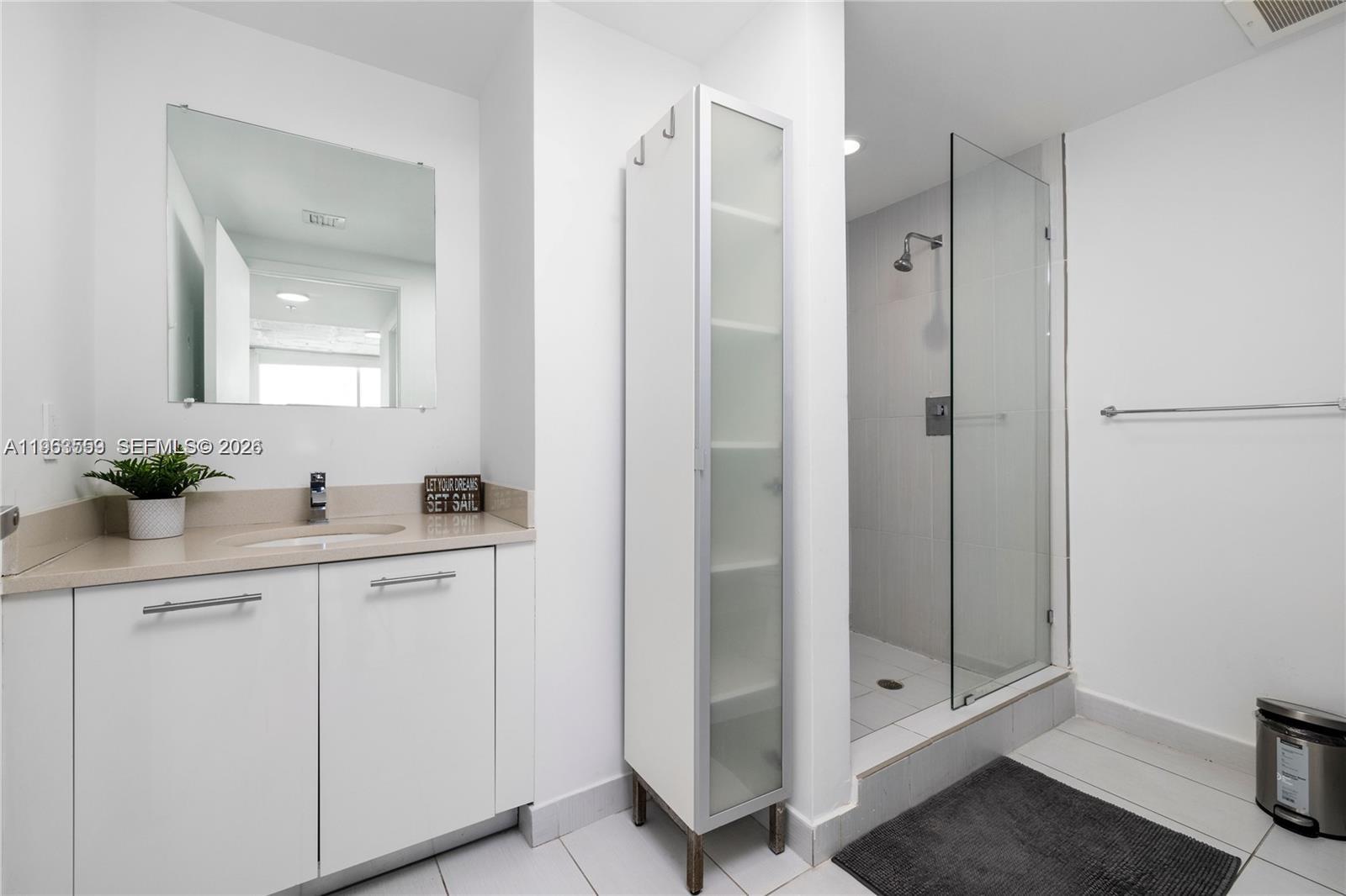 MIDBLOCK MIAMI CONDO - Residential