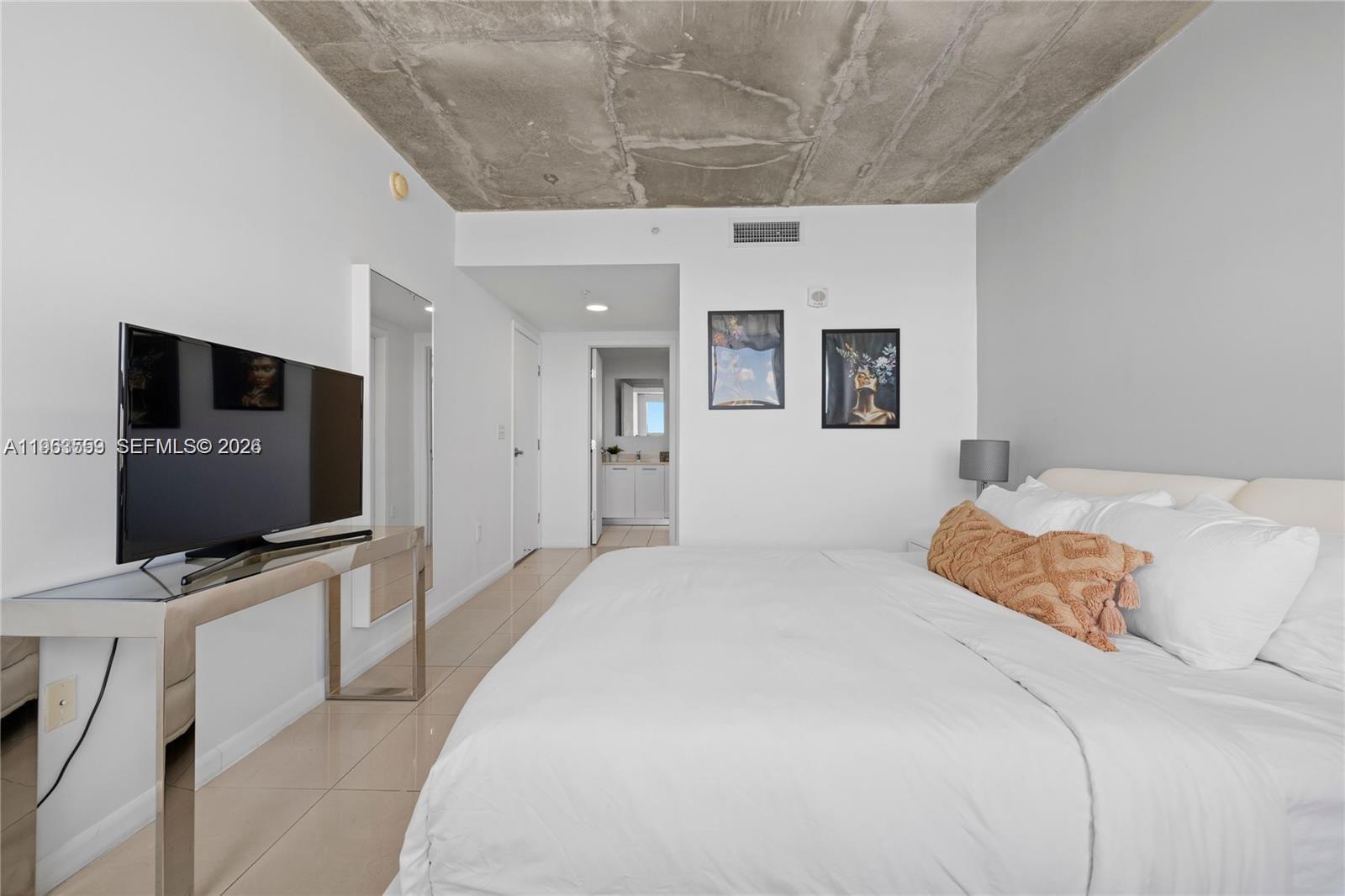 MIDBLOCK MIAMI CONDO - Residential