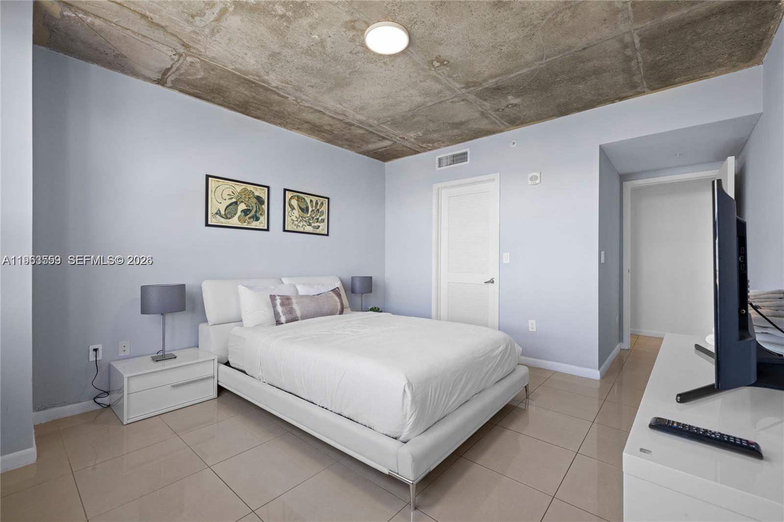 MIDBLOCK MIAMI CONDO - Residential