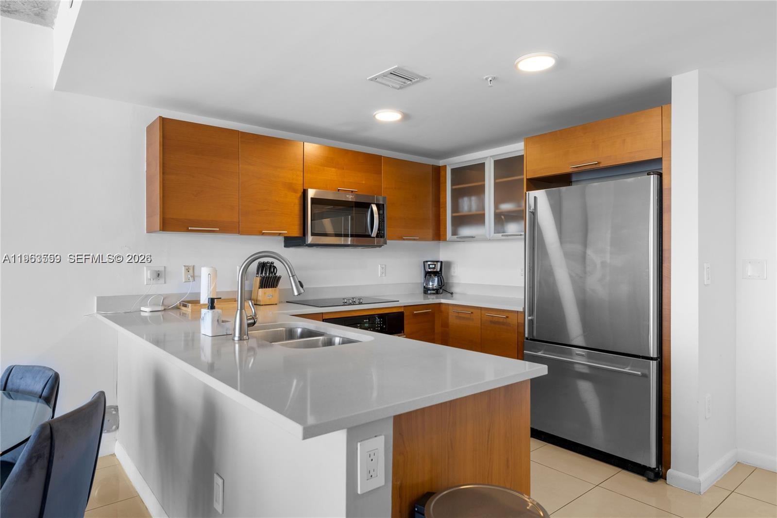 MIDBLOCK MIAMI CONDO - Residential