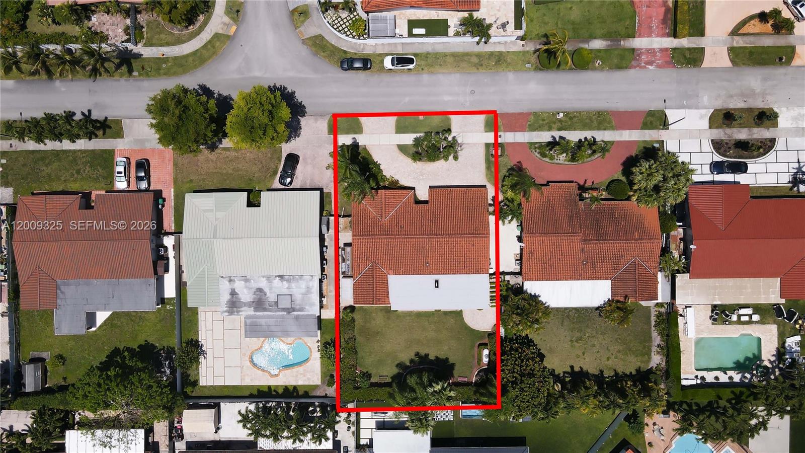 TAMIAMI LAKES SEC 1 - Residential