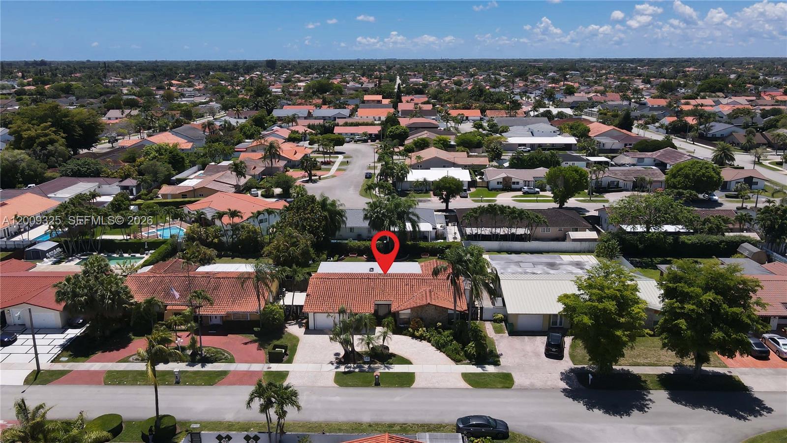 TAMIAMI LAKES SEC 1 - Residential
