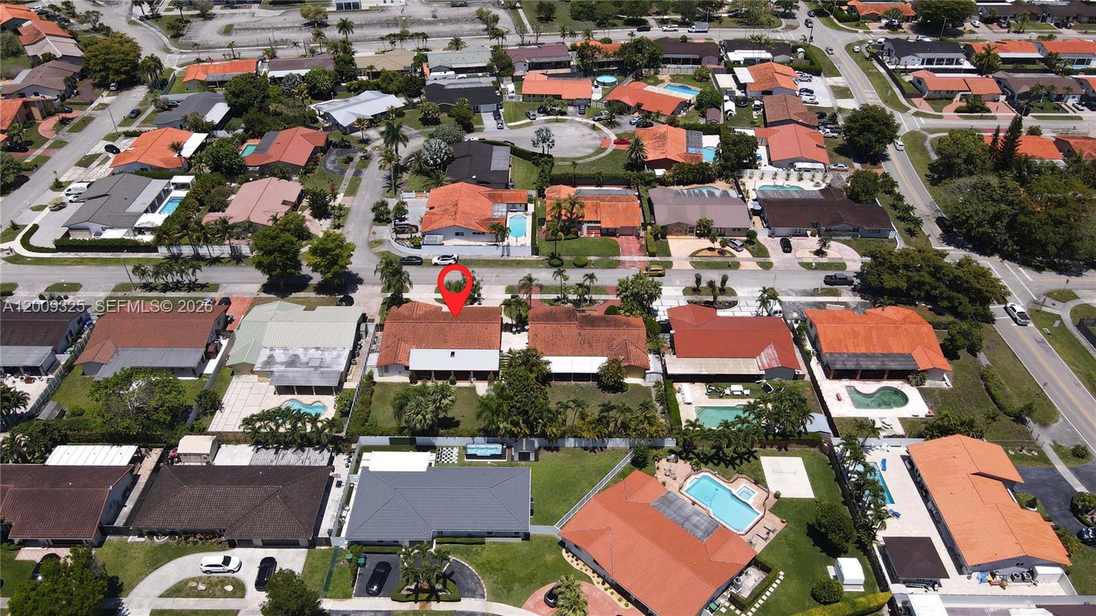 TAMIAMI LAKES SEC 1 - Residential